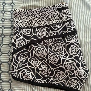 Lululemon speed shorts. Posey Black White / White / Miss Mosaic Black. Sz 8.
